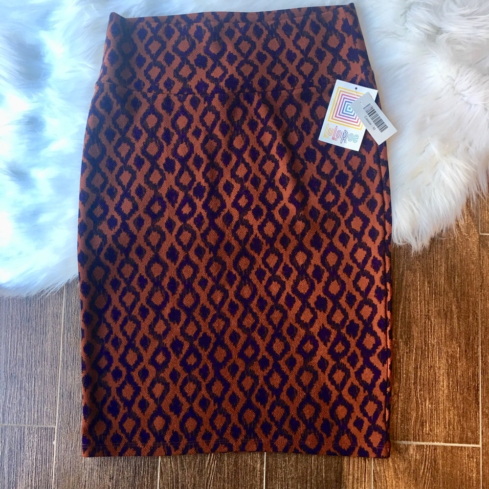 NWT LuLaRoe Cassie Reddish-Brown and Navy Blue Diamond Print Pencil Skirt Size M